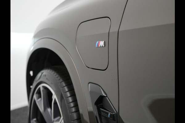 BMW X5 xDrive50e M Sport Plug In Hybrid 490pk Dealer O.H. PHEV | Panodak | Luchtvering | Harman & Kardon | Laser | Adaptive Cruise Comfortstoelen | Memory | Stoelventilatie | Head Up | Adaptive Cruise | 360 Camera | Apple Carplay