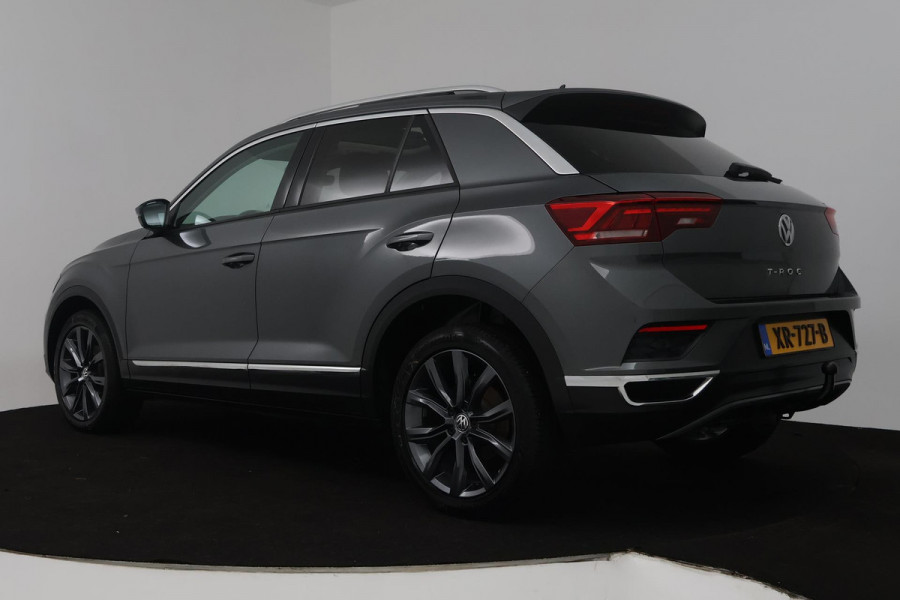 Volkswagen T-Roc 1.5 TSI Sport (PANORAMADAK, TREKHAAK, DIGITALE COCKPIT, CRUISE ADAPTIEF, ACHTERUITRIJCAMERA, SENSOREN)