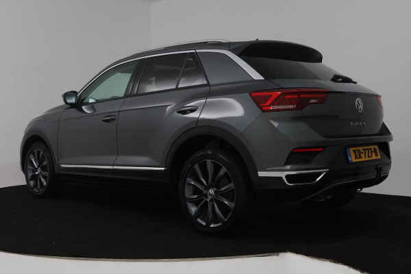 Volkswagen T-Roc 1.5 TSI Sport (PANORAMADAK, TREKHAAK, DIGITALE COCKPIT, CRUISE ADAPTIEF, ACHTERUITRIJCAMERA, SENSOREN)