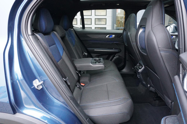 Lynk & Co 01 1.5 + 360 CAMERA / PANORAMADAK / INFINITY AUDIO