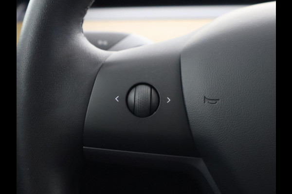 Tesla Model 3 RWD PLUS 60KWH 1e EIG.ACCU SOH 93! BIJNA 2021 GARANTIE TOT 2031* PARKEERSENSOREN V+A . PANORAMADAK . APPLE CARPLAY & ANDROID AUTO . STOELVERWARMING