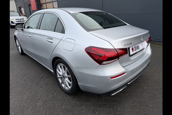 Mercedes-Benz A-Klasse 220 Advantage (Automatische Airco - Navigatie - LED - Stoelverwarming - Camera - Parkeersensoren V+A)