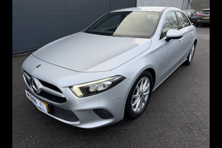 Mercedes-Benz A-Klasse 220 Advantage (Automatische Airco - Navigatie - LED - Stoelverwarming - Camera - Parkeersensoren V+A)
