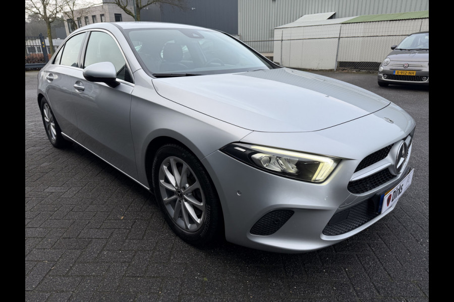 Mercedes-Benz A-Klasse 220 Advantage (Automatische Airco - Navigatie - LED - Stoelverwarming - Camera - Parkeersensoren V+A)
