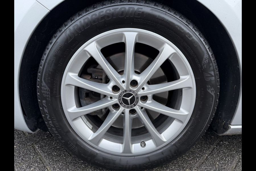 Mercedes-Benz A-Klasse 220 Advantage (Automatische Airco - Navigatie - LED - Stoelverwarming - Camera - Parkeersensoren V+A)