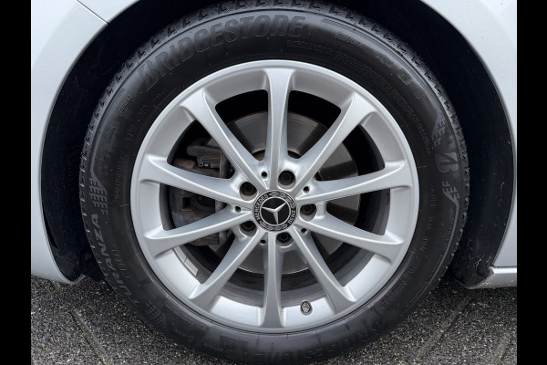 Mercedes-Benz A-Klasse 220 Advantage (Automatische Airco - Navigatie - LED - Stoelverwarming - Camera - Parkeersensoren V+A)