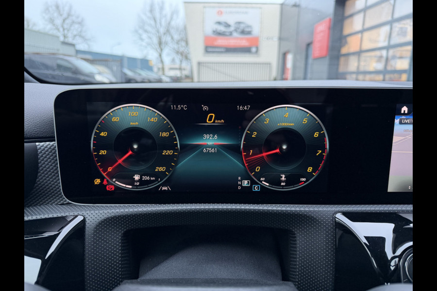 Mercedes-Benz A-Klasse 220 Advantage (Automatische Airco - Navigatie - LED - Stoelverwarming - Camera - Parkeersensoren V+A)