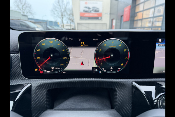 Mercedes-Benz A-Klasse 220 Advantage (Automatische Airco - Navigatie - LED - Stoelverwarming - Camera - Parkeersensoren V+A)