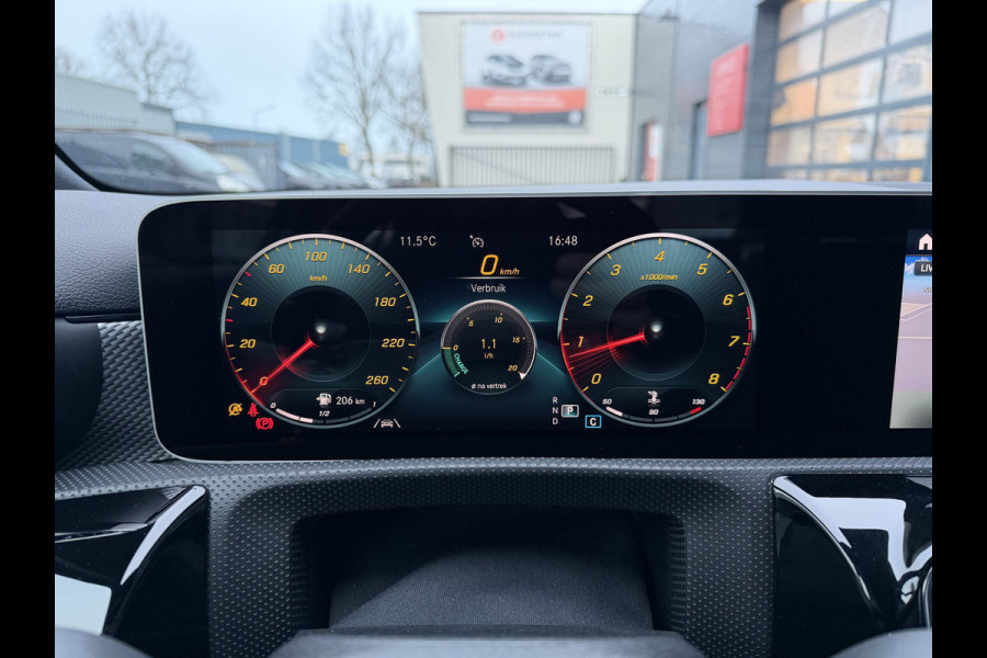 Mercedes-Benz A-Klasse 220 Advantage (Automatische Airco - Navigatie - LED - Stoelverwarming - Camera - Parkeersensoren V+A)