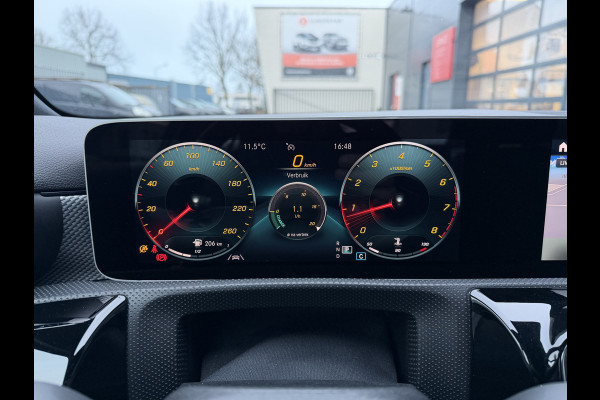 Mercedes-Benz A-Klasse 220 Advantage (Automatische Airco - Navigatie - LED - Stoelverwarming - Camera - Parkeersensoren V+A)