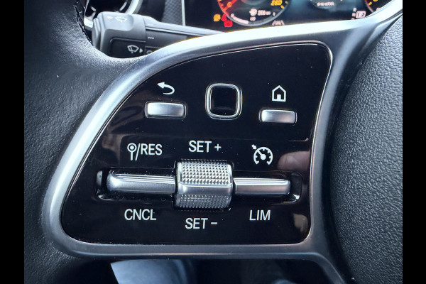 Mercedes-Benz A-Klasse 220 Advantage (Automatische Airco - Navigatie - LED - Stoelverwarming - Camera - Parkeersensoren V+A)
