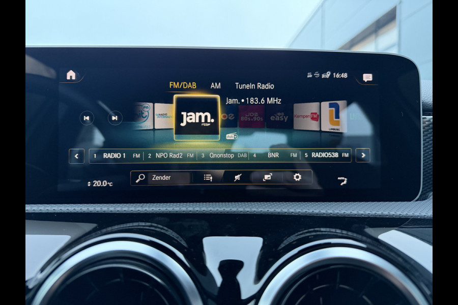 Mercedes-Benz A-Klasse 220 Advantage (Automatische Airco - Navigatie - LED - Stoelverwarming - Camera - Parkeersensoren V+A)