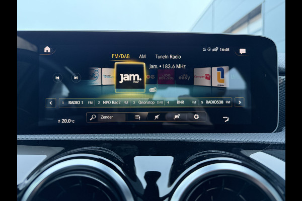 Mercedes-Benz A-Klasse 220 Advantage (Automatische Airco - Navigatie - LED - Stoelverwarming - Camera - Parkeersensoren V+A)