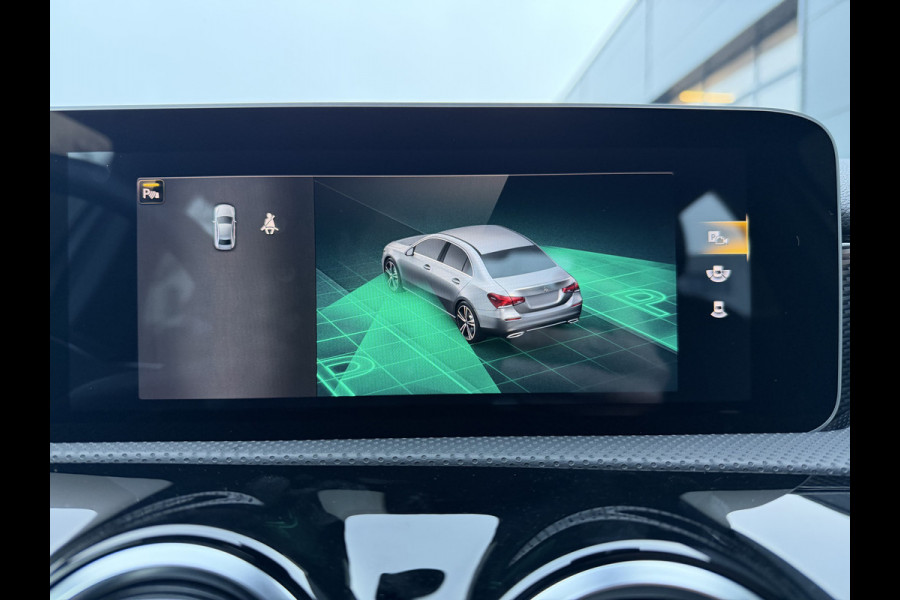 Mercedes-Benz A-Klasse 220 Advantage (Automatische Airco - Navigatie - LED - Stoelverwarming - Camera - Parkeersensoren V+A)