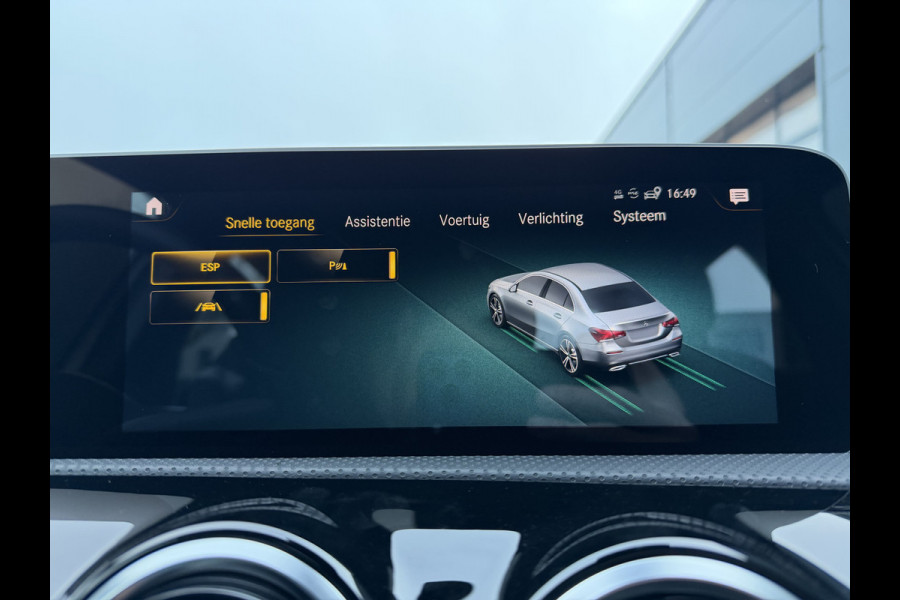 Mercedes-Benz A-Klasse 220 Advantage (Automatische Airco - Navigatie - LED - Stoelverwarming - Camera - Parkeersensoren V+A)