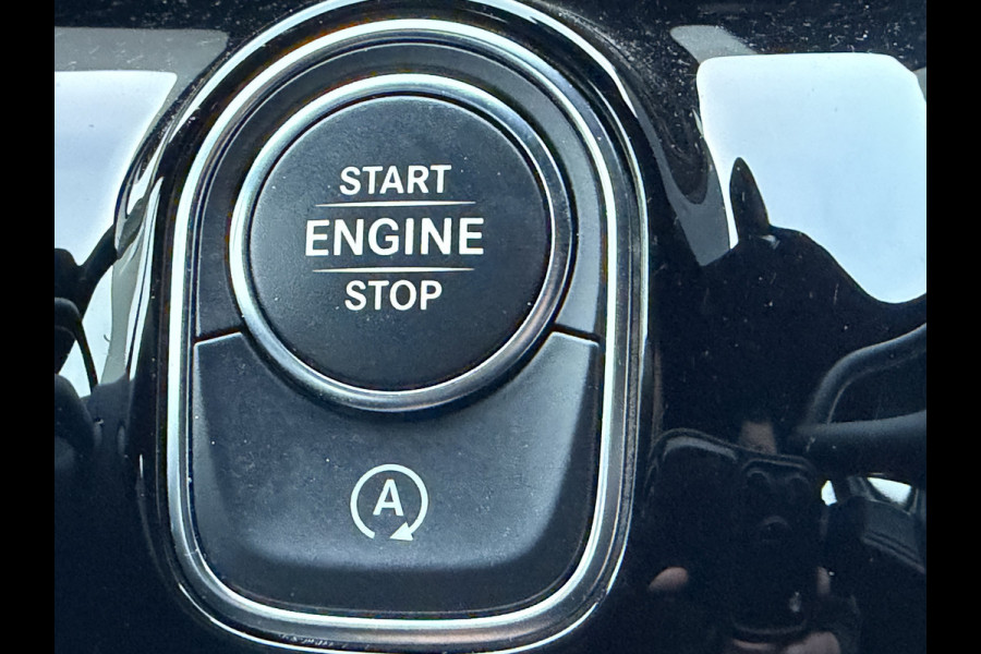 Mercedes-Benz A-Klasse 220 Advantage (Automatische Airco - Navigatie - LED - Stoelverwarming - Camera - Parkeersensoren V+A)