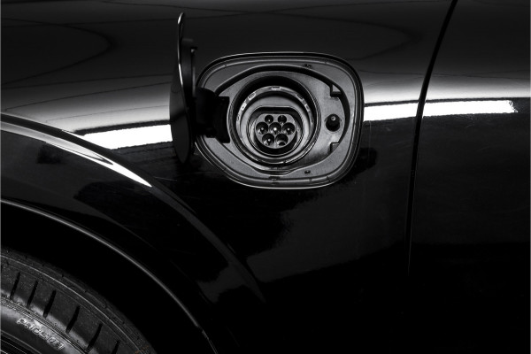 Volvo XC60 2.0 T6 Plug-in hybrid AWD Plus Black Edition - Facelift MY26 | Lighting Pack | 360 Camera | Dig. Cockpit | Adapt. Cruise | Elek. Klep | Stoel-+Stuurverw. | Harman/Kardon | NAV+App. Connect | ECC | LM 21" | 7432