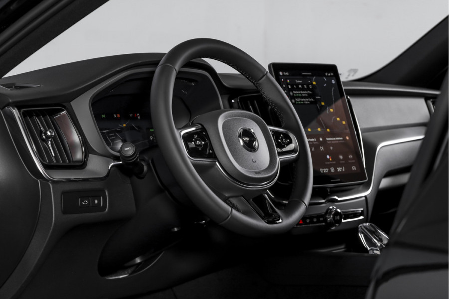 Volvo XC60 2.0 T6 Plug-in hybrid AWD Plus Black Edition - Facelift MY26 | Lighting Pack | 360 Camera | Dig. Cockpit | Adapt. Cruise | Elek. Klep | Stoel-+Stuurverw. | Harman/Kardon | NAV+App. Connect | ECC | LM 21" | 7432