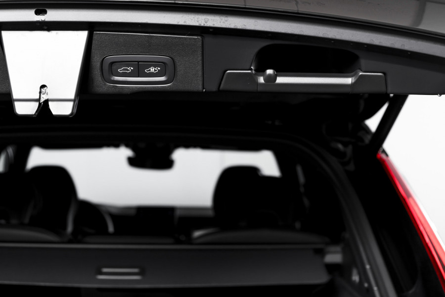 Volvo XC60 2.0 T6 Plug-in hybrid AWD Plus Black Edition - Facelift MY26 | Lighting Pack | 360 Camera | Dig. Cockpit | Adapt. Cruise | Elek. Klep | Stoel-+Stuurverw. | Harman/Kardon | NAV+App. Connect | ECC | LM 21" | 7432