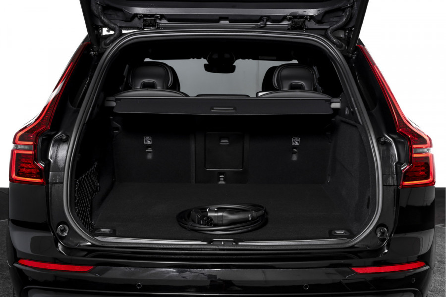 Volvo XC60 2.0 T6 Plug-in hybrid AWD Plus Black Edition - Facelift MY26 | Lighting Pack | 360 Camera | Dig. Cockpit | Adapt. Cruise | Elek. Klep | Stoel-+Stuurverw. | Harman/Kardon | NAV+App. Connect | ECC | LM 21" | 7432