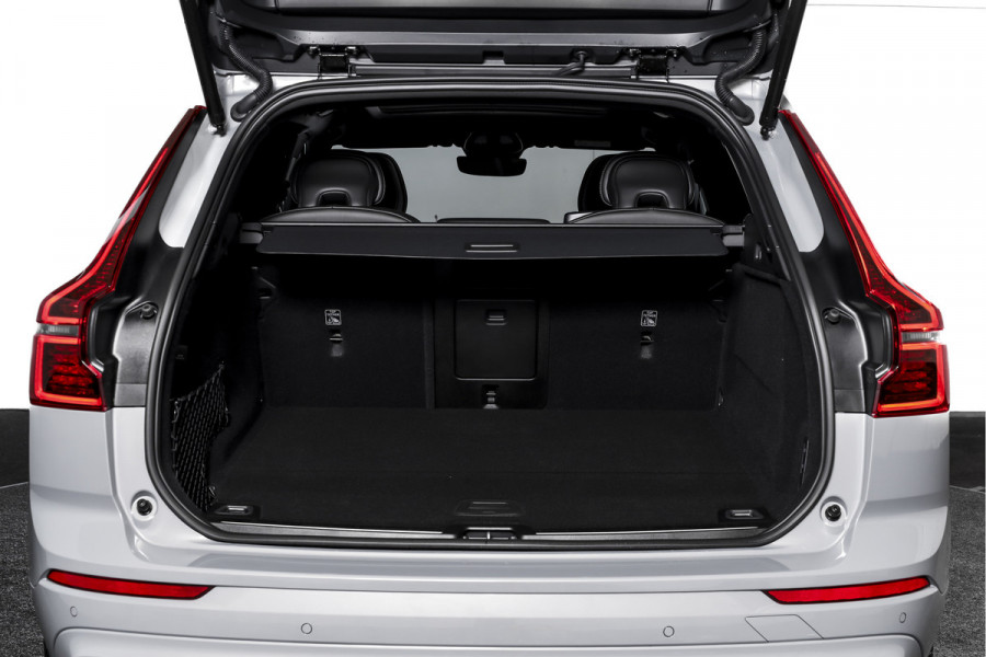 Volvo XC60 2.0 T8 Plug-in hybrid AWD Ultra Black Edition Facelift | Luchtvering | Harmon Kardon | S/K Panodak | Dig.Cockpit | Adapt.Cruise | Stoel-+Stuurverw. | 360 Camera | NAV+App.Connect | Auto.Airco | LM 21" | 5090