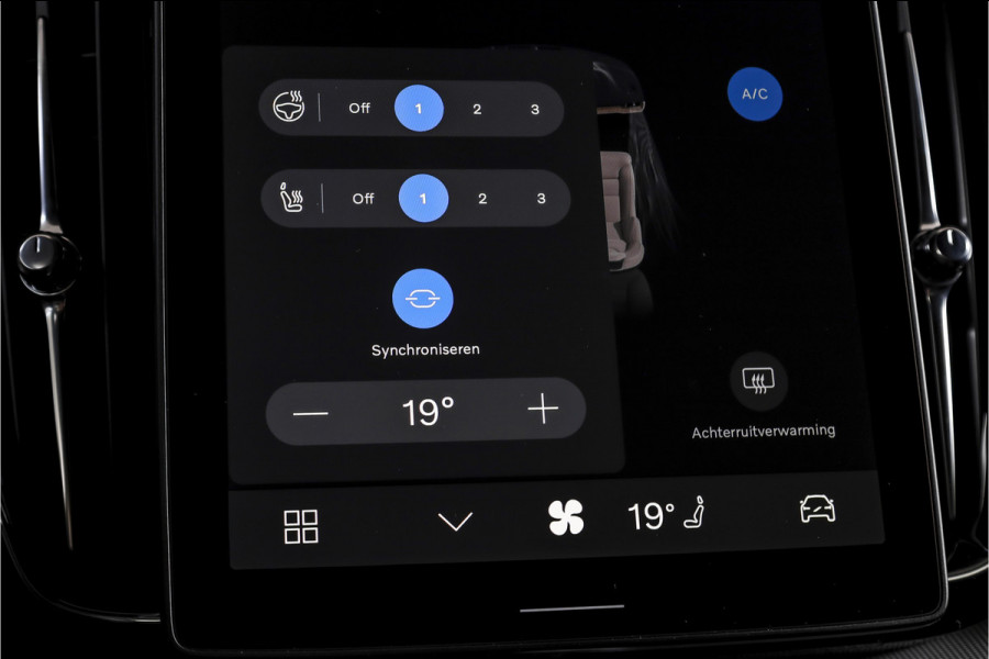 Volvo XC60 2.0 T8 Plug-in hybrid AWD Ultra Black Edition Facelift | Luchtvering | Harmon Kardon | S/K Panodak | Dig.Cockpit | Adapt.Cruise | Stoel-+Stuurverw. | 360 Camera | NAV+App.Connect | Auto.Airco | LM 21" | 5090