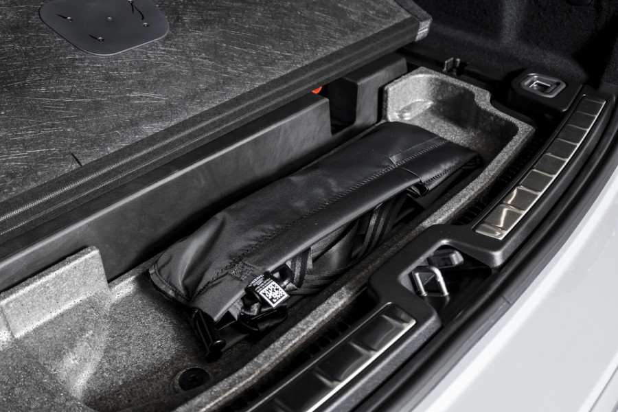 Volvo XC60 2.0 T8 Plug-in hybrid AWD Ultra Black Edition Facelift | Luchtvering | Harmon Kardon | S/K Panodak | Dig.Cockpit | Adapt.Cruise | Stoel-+Stuurverw. | 360 Camera | NAV+App.Connect | Auto.Airco | LM 21" | 5090