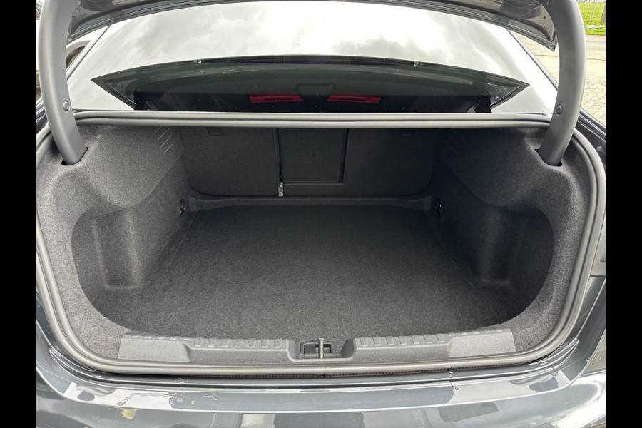 Audi A3 Limousine 35 TFSI edition one S-Line Panoramadak Virtual cockpit LED