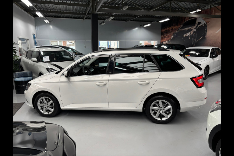 Škoda Fabia Combi 1.0 TSI Ambition / Panorama dak / Trekhaak