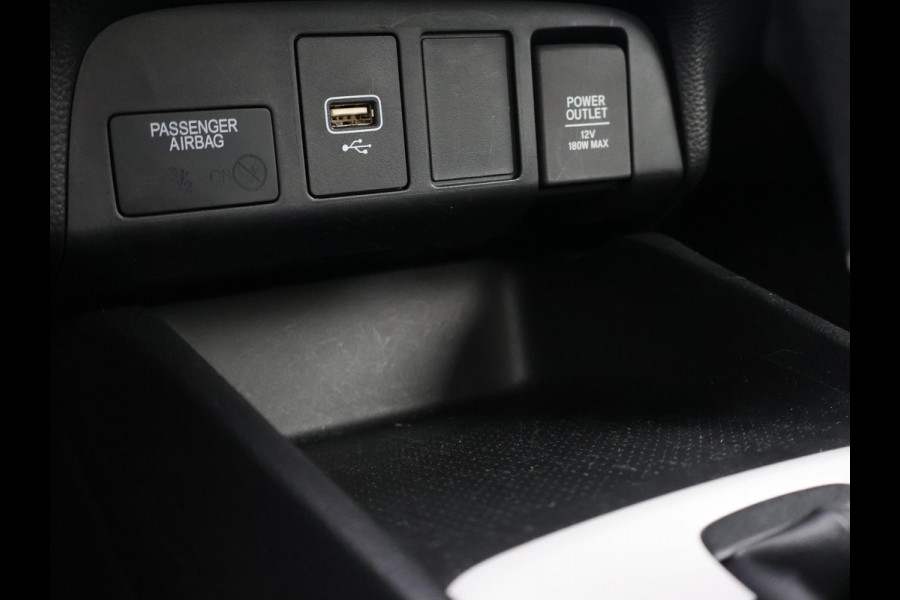 Honda Jazz 1.5 HEV ELEGANCE BI-TONE 1e EIG . GARANTIE 2033* STOELVERWARMING . CRUISE CONTROL . BLUETOOTH . ELEKTRISCHE RAMEN V+A