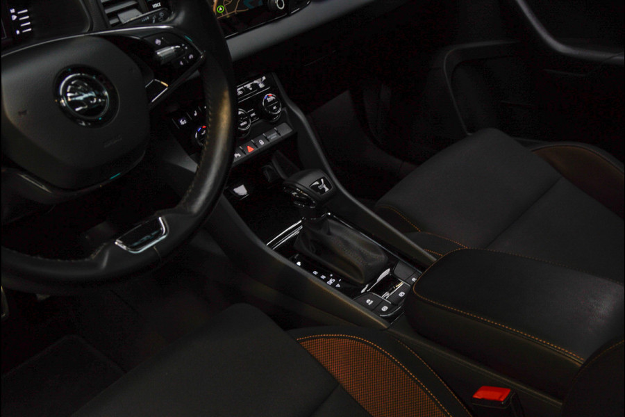 Škoda Karoq 1.5 TSI ACT Panodak Navi Virtual Stoelverwarming Cruise PDC LM velgen