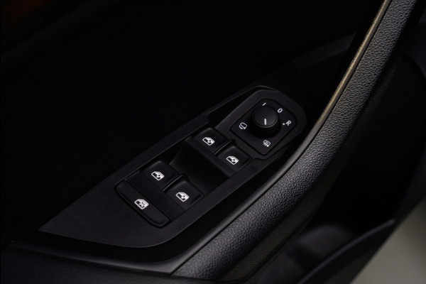 Škoda Karoq 1.5 TSI ACT Panodak Navi Virtual Stoelverwarming Cruise PDC LM velgen