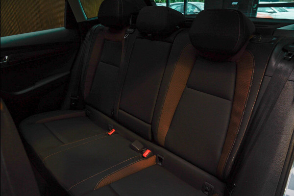 Škoda Karoq 1.5 TSI ACT Panodak Navi Virtual Stoelverwarming Cruise PDC LM velgen