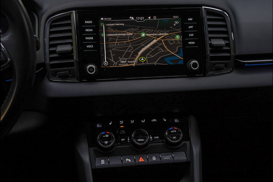 Škoda Karoq 1.5 TSI ACT Panodak Navi Virtual Stoelverwarming Cruise PDC LM velgen