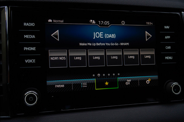 Škoda Karoq 1.5 TSI ACT Panodak Navi Virtual Stoelverwarming Cruise PDC LM velgen