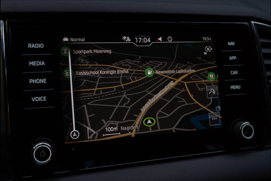 Škoda Karoq 1.5 TSI ACT Panodak Navi Virtual Stoelverwarming Cruise PDC LM velgen