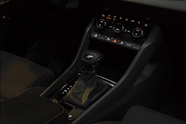 Škoda Karoq 1.5 TSI ACT Panodak Navi Virtual Stoelverwarming Cruise PDC LM velgen