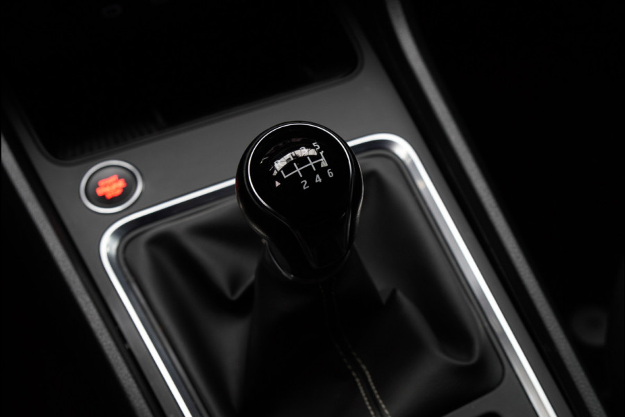 Seat Ateca 1.5 TSI Style. Navi ACC 360° Camera Beats Audio Stuur- & stoelverwarming Cruise PDC LM velgen