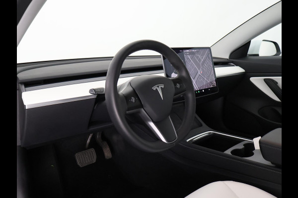 Tesla Model 3 LONGRANGE AWD 1e EIG ACCU SOD 92% ! GARANTIE 2031* RANGE TOT 592 KM WLTP !!!   BIJNA 2021 .TREKHAAK . PANORAMA DAK . VOOR & ACHTERSTOELEN VERWARMD . KEYLESS