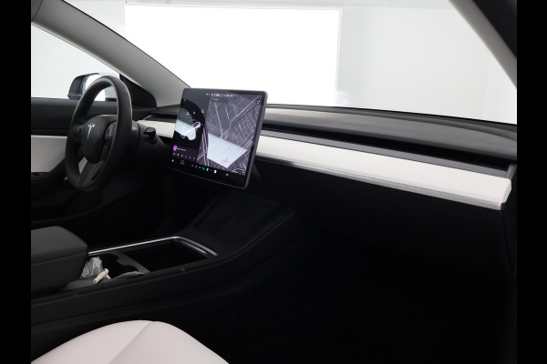 Tesla Model 3 LONGRANGE AWD 1e EIG ACCU SOD 92% ! GARANTIE 2031* RANGE TOT 592 KM WLTP !!!   BIJNA 2021 .TREKHAAK . PANORAMA DAK . VOOR & ACHTERSTOELEN VERWARMD . KEYLESS