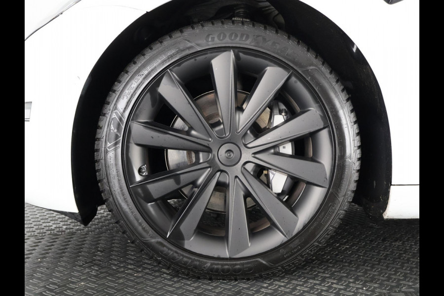 Tesla Model 3 LONGRANGE AWD 1e EIG ACCU SOD 92% ! GARANTIE 2031* RANGE TOT 592 KM WLTP !!!   BIJNA 2021 .TREKHAAK . PANORAMA DAK . VOOR & ACHTERSTOELEN VERWARMD . KEYLESS