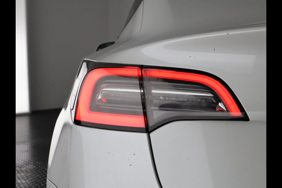 Tesla Model 3 LONGRANGE AWD 1e EIG ACCU SOD 92% ! GARANTIE 2031* RANGE TOT 592 KM WLTP !!!   BIJNA 2021 .TREKHAAK . PANORAMA DAK . VOOR & ACHTERSTOELEN VERWARMD . KEYLESS