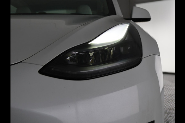 Tesla Model 3 LONGRANGE AWD 1e EIG ACCU SOD 92% ! GARANTIE 2031* RANGE TOT 592 KM WLTP !!!   BIJNA 2021 .TREKHAAK . PANORAMA DAK . VOOR & ACHTERSTOELEN VERWARMD . KEYLESS