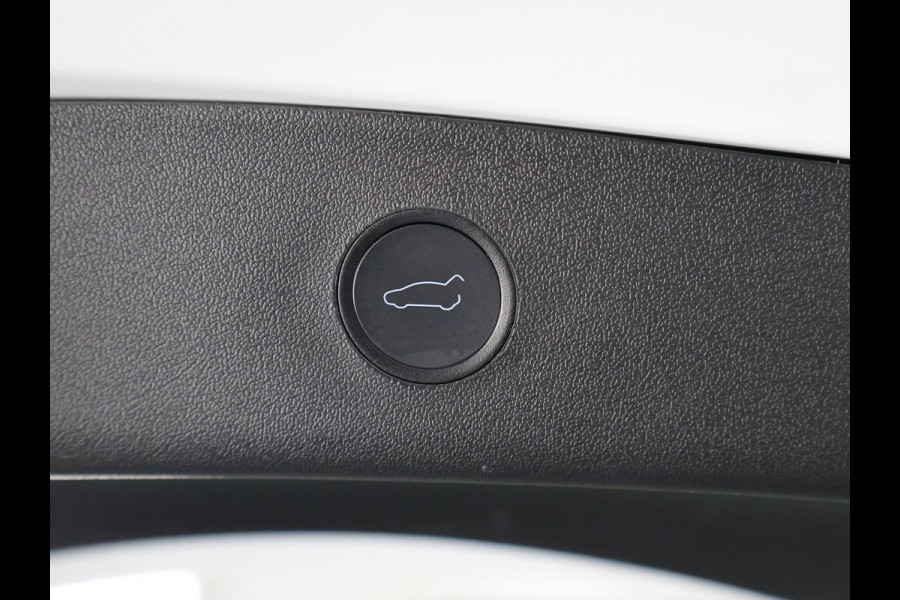 Tesla Model 3 LONGRANGE AWD 1e EIG ACCU SOD 92% ! GARANTIE 2031* RANGE TOT 592 KM WLTP !!!   BIJNA 2021 .TREKHAAK . PANORAMA DAK . VOOR & ACHTERSTOELEN VERWARMD . KEYLESS