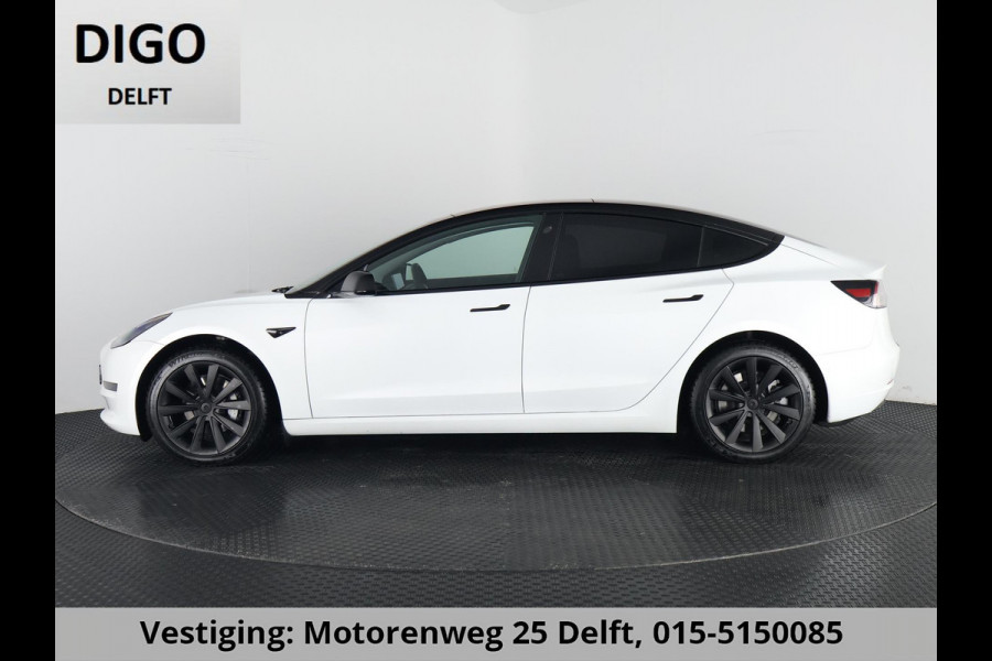 Tesla Model 3 RWD 60KWH 1e EIG SOD ACCU 89% GARANTIE 2031 BI-TONE BODY. DODEHOEK CAMERA . PARKEERSENSOREN V+A . STOELVERWARMING . PANORAMADAK . APPLE CARPLAY & ANDROID AUTO