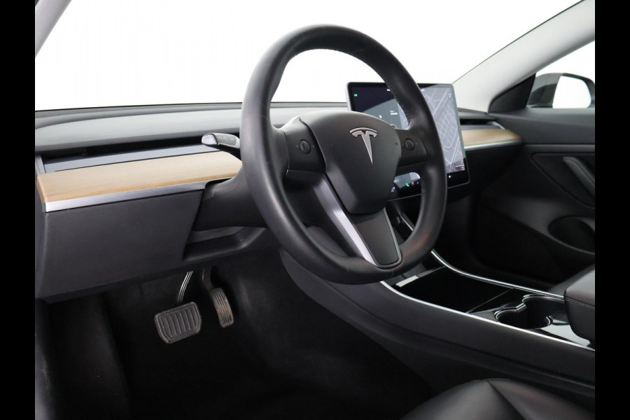 Tesla Model 3 RWD 60KWH 1e EIG SOD ACCU 89% GARANTIE 2031 BI-TONE BODY. DODEHOEK CAMERA . PARKEERSENSOREN V+A . STOELVERWARMING . PANORAMADAK . APPLE CARPLAY & ANDROID AUTO