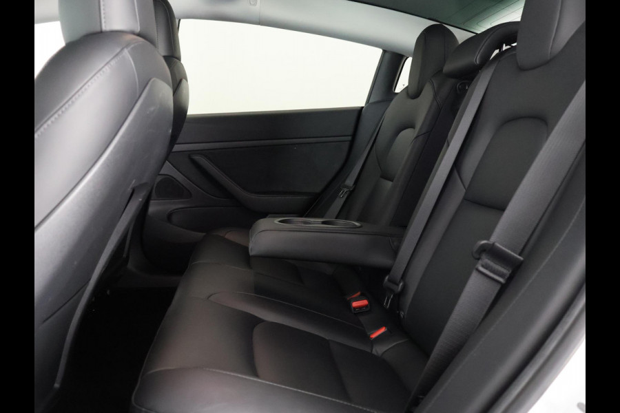 Tesla Model 3 RWD 60KWH 1e EIG SOD ACCU 89% GARANTIE 2031 BI-TONE BODY. DODEHOEK CAMERA . PARKEERSENSOREN V+A . STOELVERWARMING . PANORAMADAK . APPLE CARPLAY & ANDROID AUTO