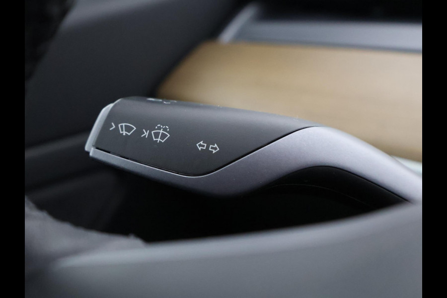 Tesla Model 3 RWD 60KWH 1e EIG SOD ACCU 89% GARANTIE 2031 BI-TONE BODY. DODEHOEK CAMERA . PARKEERSENSOREN V+A . STOELVERWARMING . PANORAMADAK . APPLE CARPLAY & ANDROID AUTO
