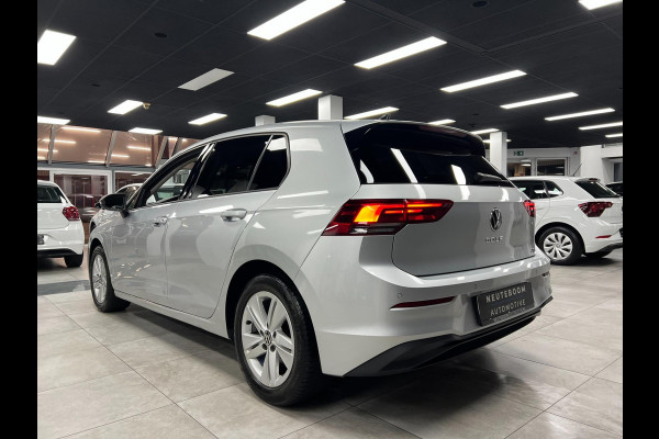 Volkswagen Golf 1.5 eTSI Lane Assist|Camera| Carplay|Cruise|