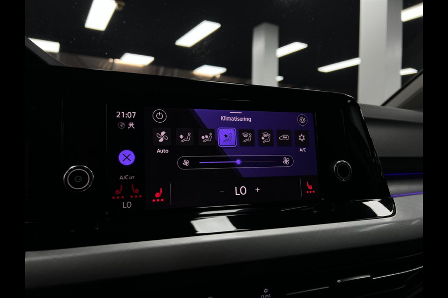 Volkswagen Golf 1.5 eTSI Lane Assist|Camera| Carplay|Cruise|